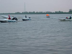 Click image for larger version

Name:	Dan Boat Race Combwich 015.jpg
Views:	229
Size:	45.1 KB
ID:	15833
