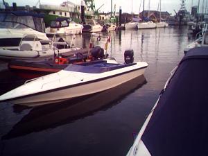 Click image for larger version

Name:	moored at haslar.jpg
Views:	202
Size:	37.1 KB
ID:	8501